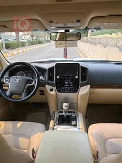 تۆیۆتا لاند کروزەر